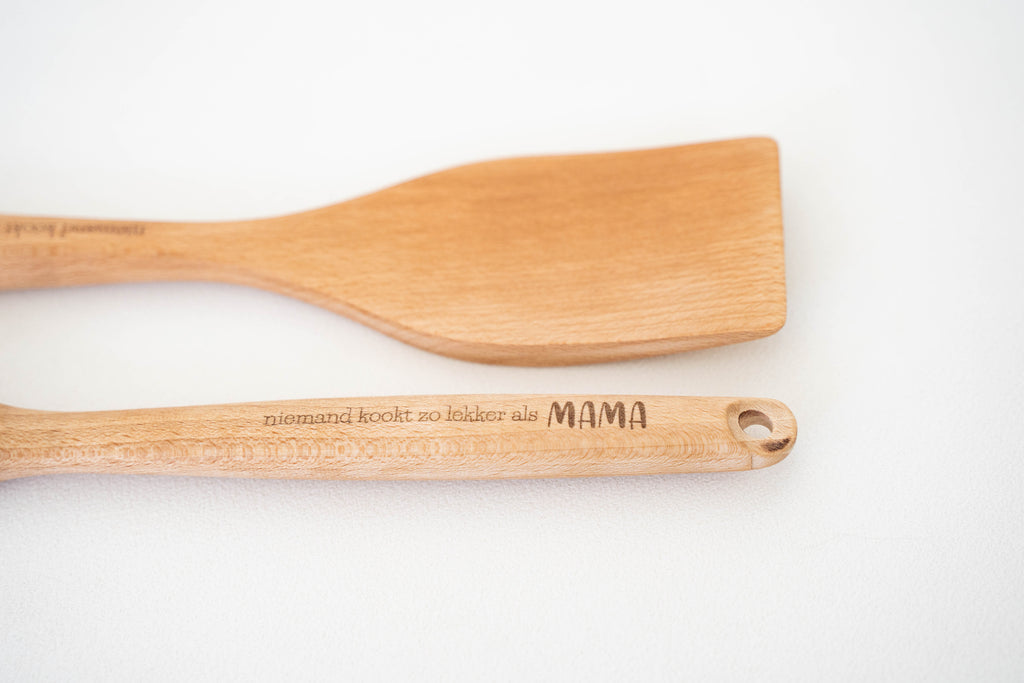 Houten lepel/spatel met gravure